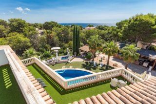 Luxurious Mediterranean-style villa with unique garden oasis and sea views