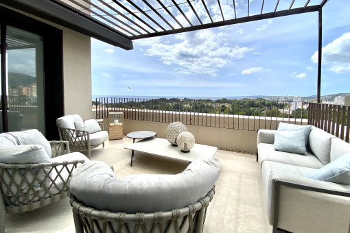 Balcony with sitting area