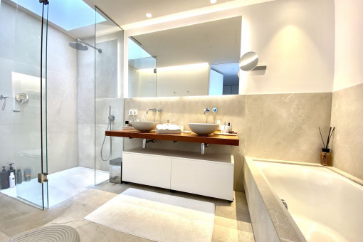 Modern bathroom