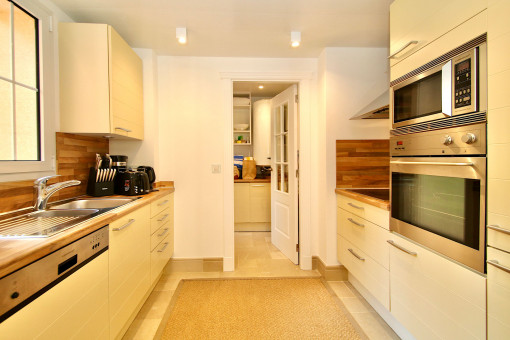 Fully equipped kitchen