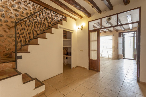 Light-flooded, renovated town-house with natural stone walls in Alaró