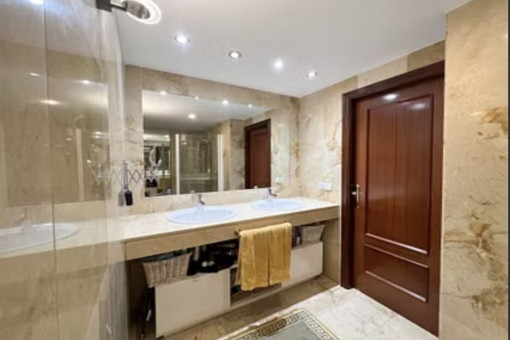 Elegant bathroom