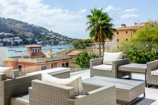 Terrace with sea views