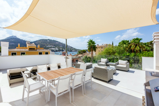 Outdoor dining area