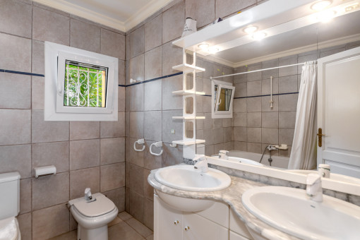 One of 4 bathrooms