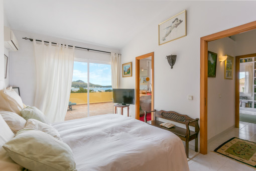 Light-flooded bedroom