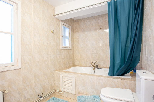 Bathroom with bathtub