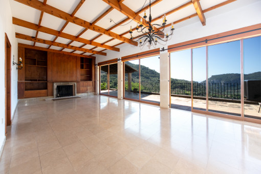 Lightflooded living area with panorama windows