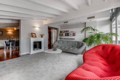 Living area with fire place