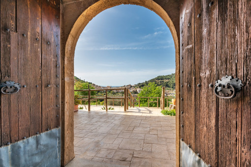 Rustic entrance door to the finca