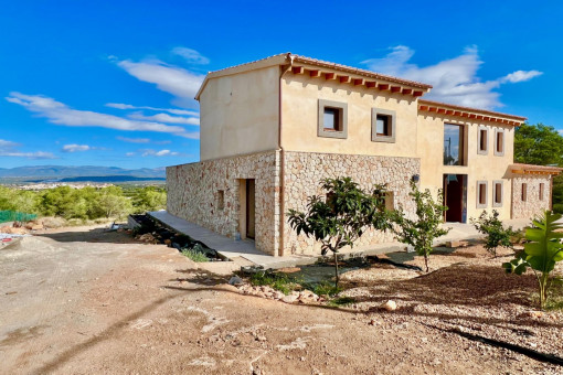 Newly- built finca in the east of Palma in S'Aranjassa with spectacular views