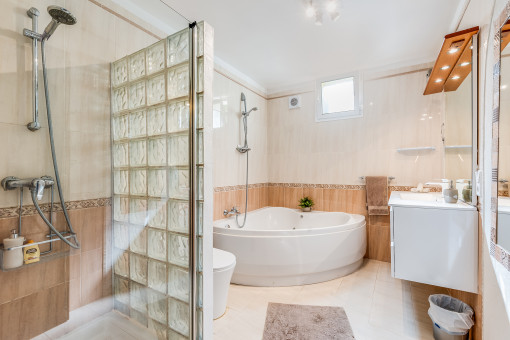 Bathroom with bath tub