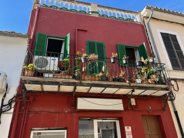 Town house in need of reformation in El Terreno