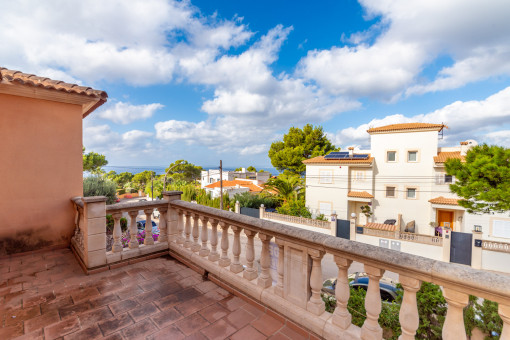 Terrace with sea views