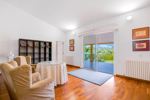 Further living room on the upper floor