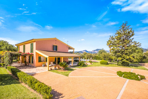 Extensive outdoor area with terraces