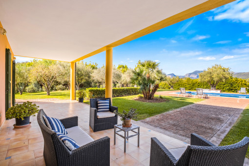 Covered lounge terrace of the living area