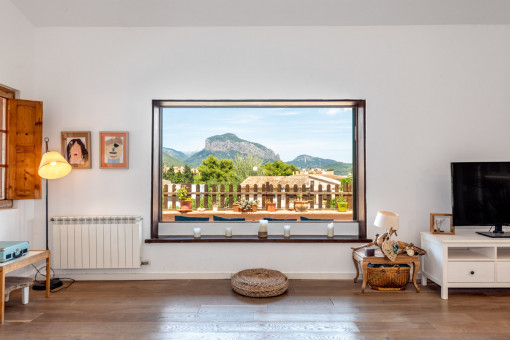 Panoramic window with mountain views