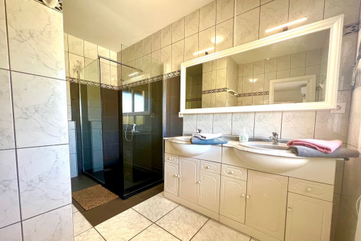 One of 7 bathrooms