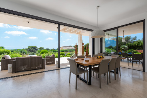 Dining area with terrace access