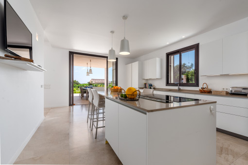 Kitchen with cooking island