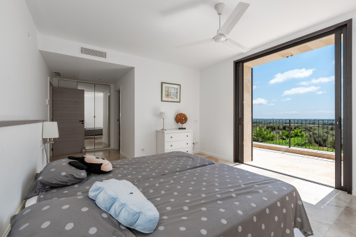 Bedroom with fan