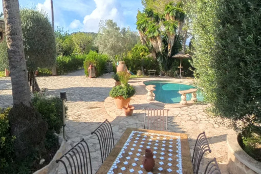 Outdoor dining area