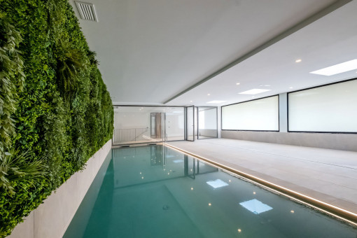 Indoor pool of th complex