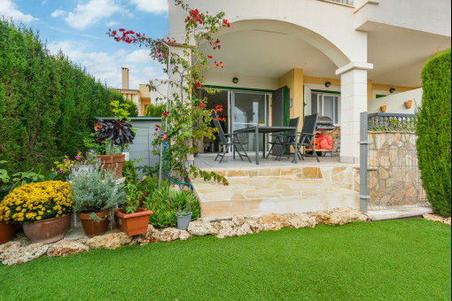 Lovely terrace and garden area