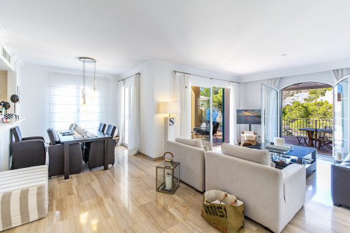 Open plan living and dining area