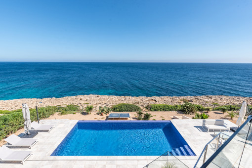 Pool with sea views