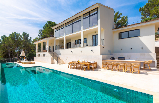 Luxury villa with 25 metre infinity pool in Esporles in the Sierra de Tramuntana mountain range, Esporles