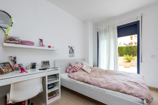 Lovely bedroom with terrace access