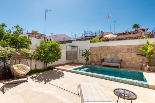 Modern first-floor apartment with spacious terrace and private pool in Son Espanyolet