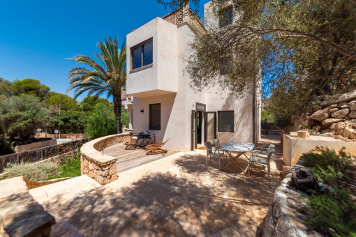 Modernised villa with touristic rental licence located directly on the bay of Cala Llombards