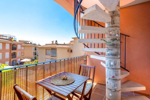 Balcony and access to the rooftop