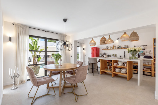 Dining area close to the kitchen