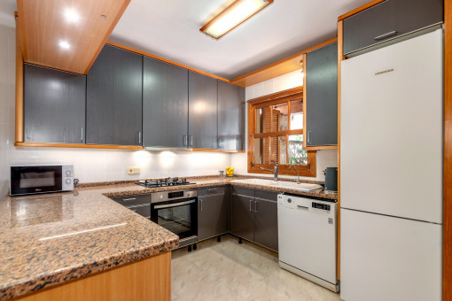 Fully equipped kitchen