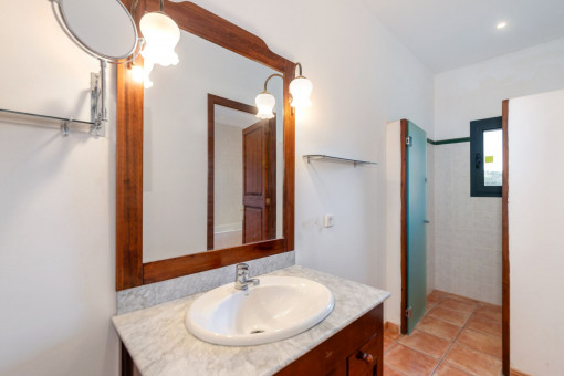 One of 3 bathrooms