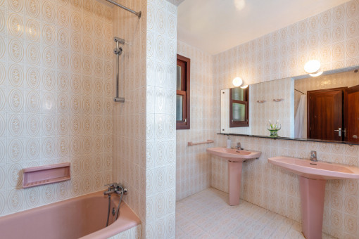 One of 3 bathrooms