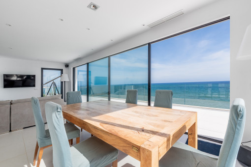 Light-flooded dining area