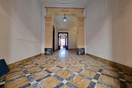 Entrance area with original tiles